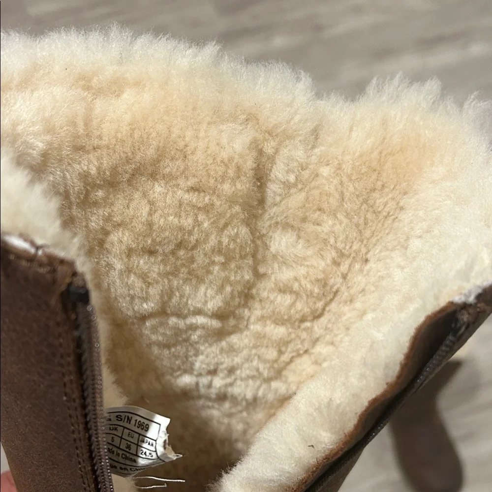UGG Dark Brown Sheepskin-Lined Winter Boots - Picture 3 of 10
